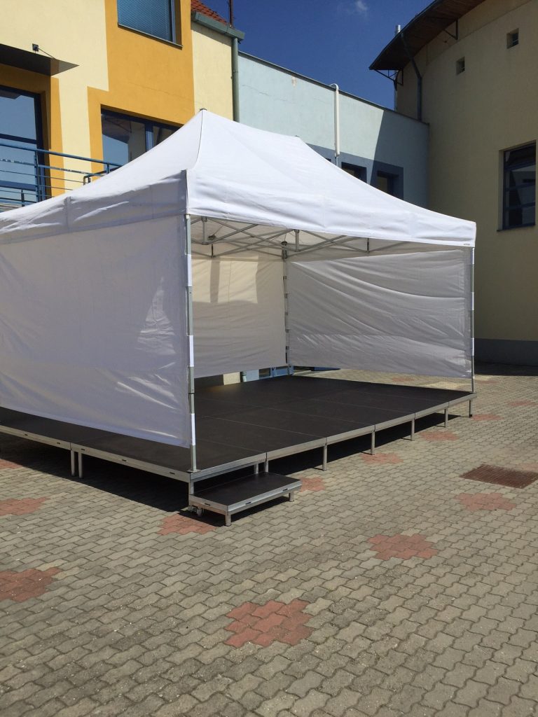 prenájom mobiliáru pódium s prestrešením